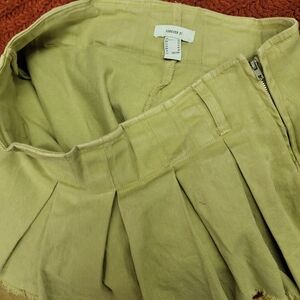 Forever 21 Khaki Pleated Skirt